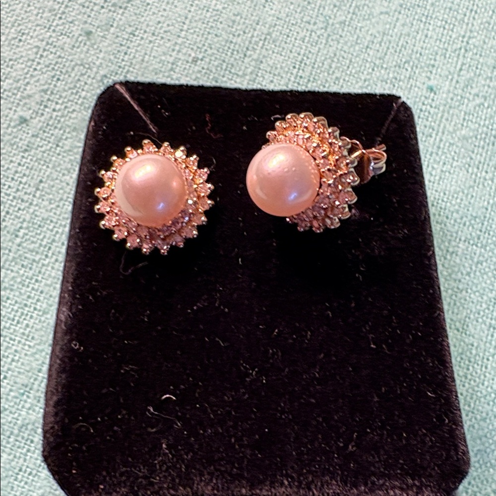 Elegant Cultured Pearls, Diamonds  and 14K Gold Stud Earrings